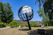 Globe